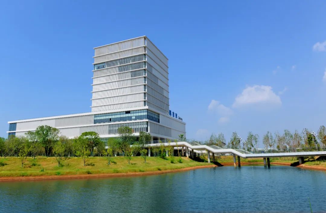 投資26億元！嘉魚縣官橋八組把大學(xué)辦到家門口